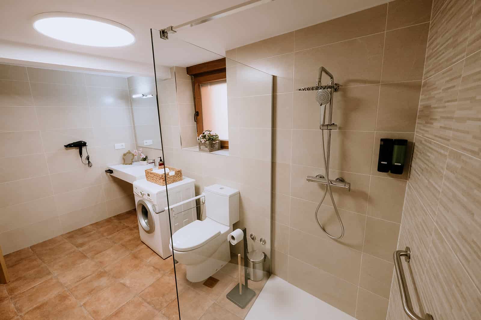 baño accesible a discapacitados casa rural (1)