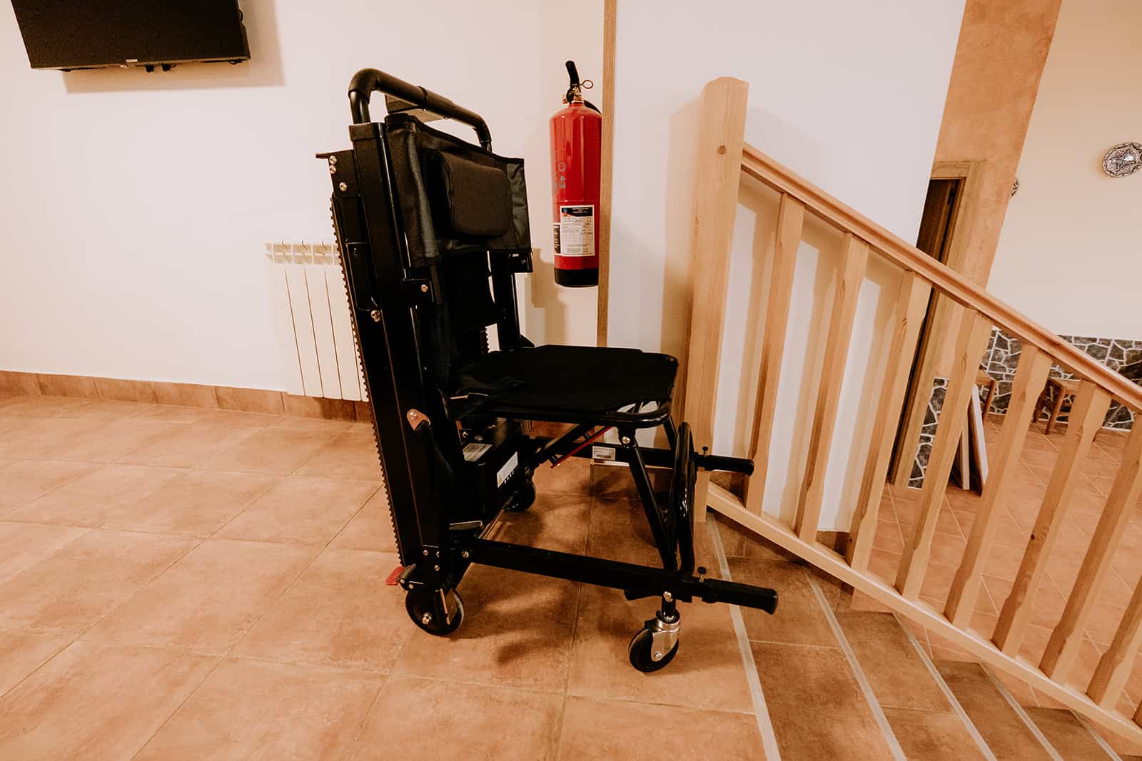 casa rural con grúa salva escaleras en Burgos
