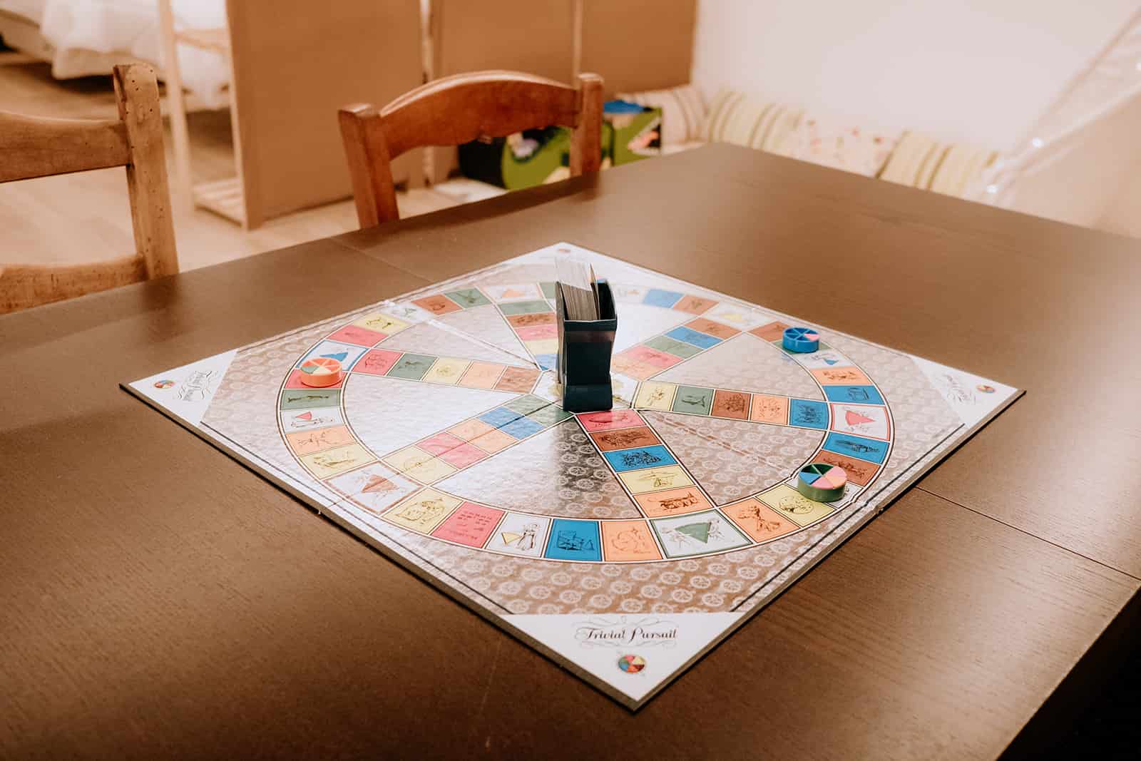 juego de mesa en casa rural (1)